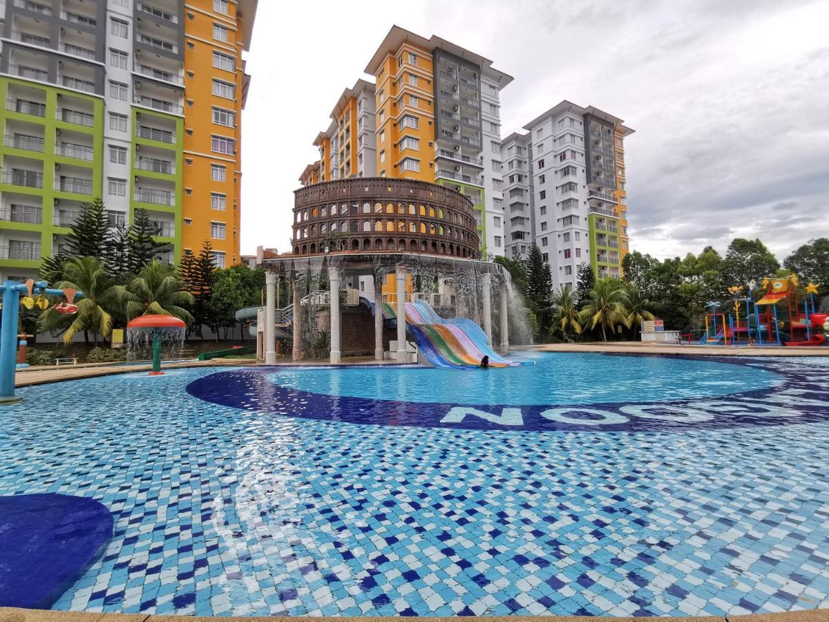 B - Lagoon Water Themepark Suite Melaka Town Esterno foto