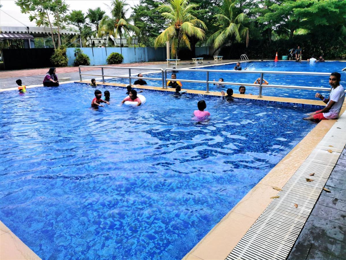 B - Lagoon Water Themepark Suite Melaka Town Esterno foto