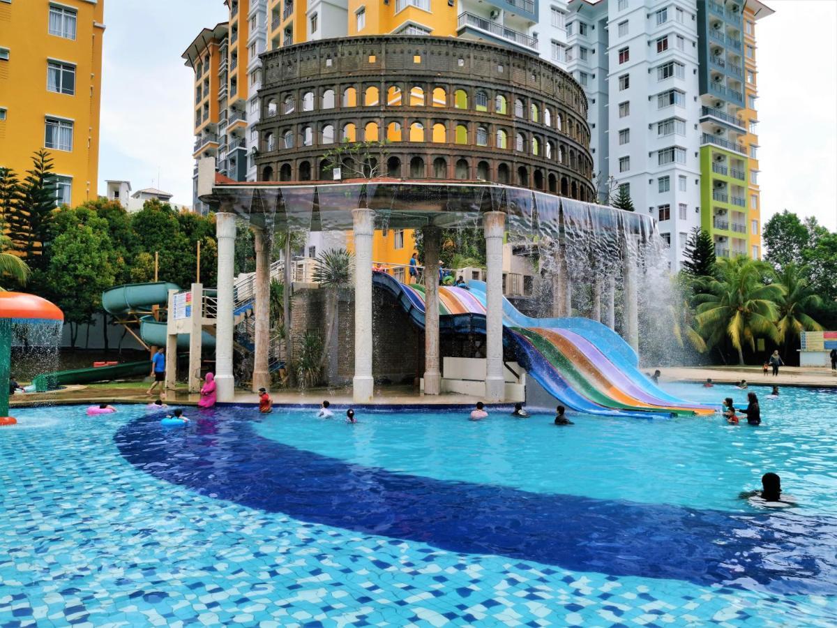 B - Lagoon Water Themepark Suite Melaka Town Esterno foto
