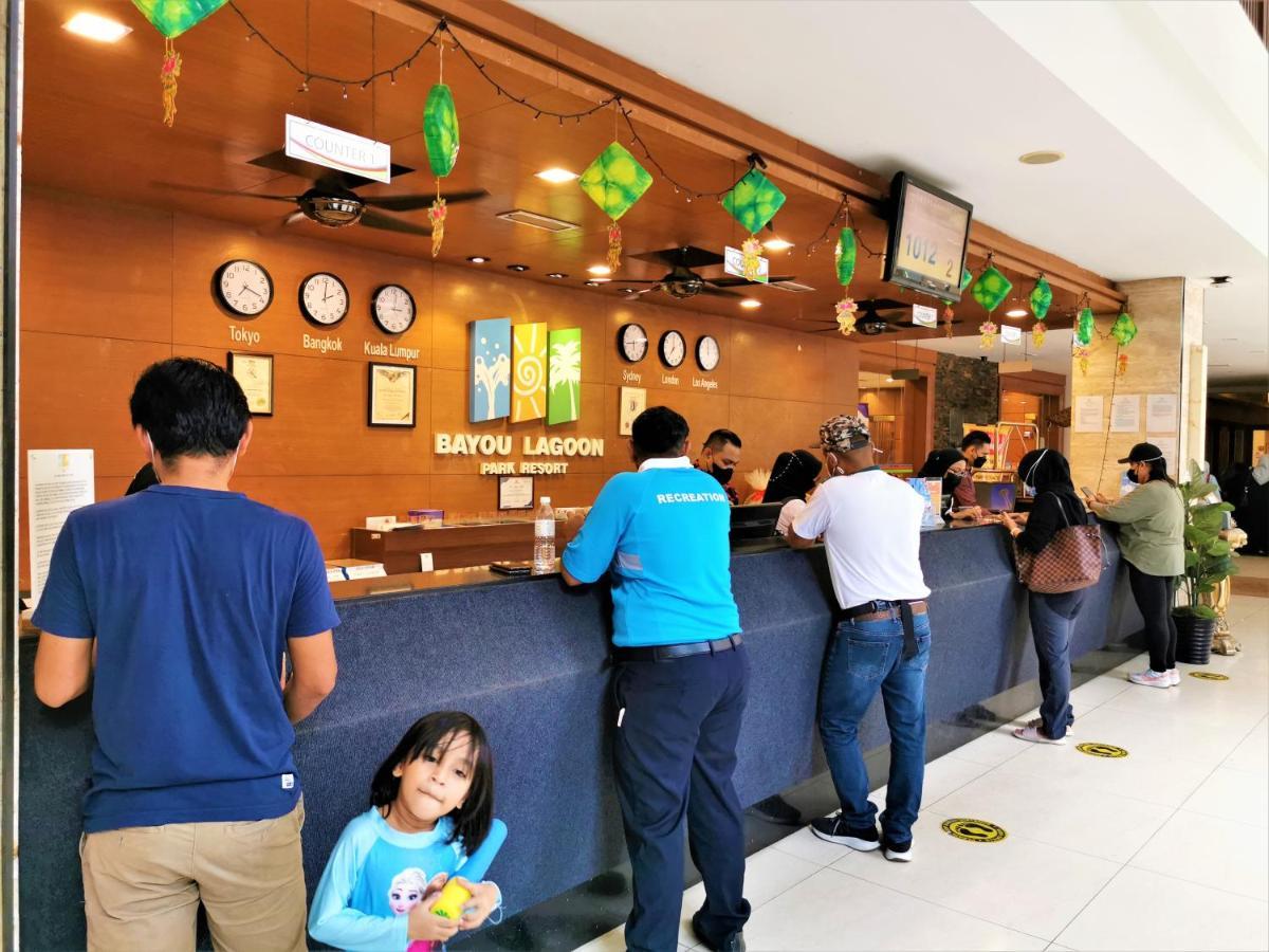 B - Lagoon Water Themepark Suite Melaka Town Esterno foto
