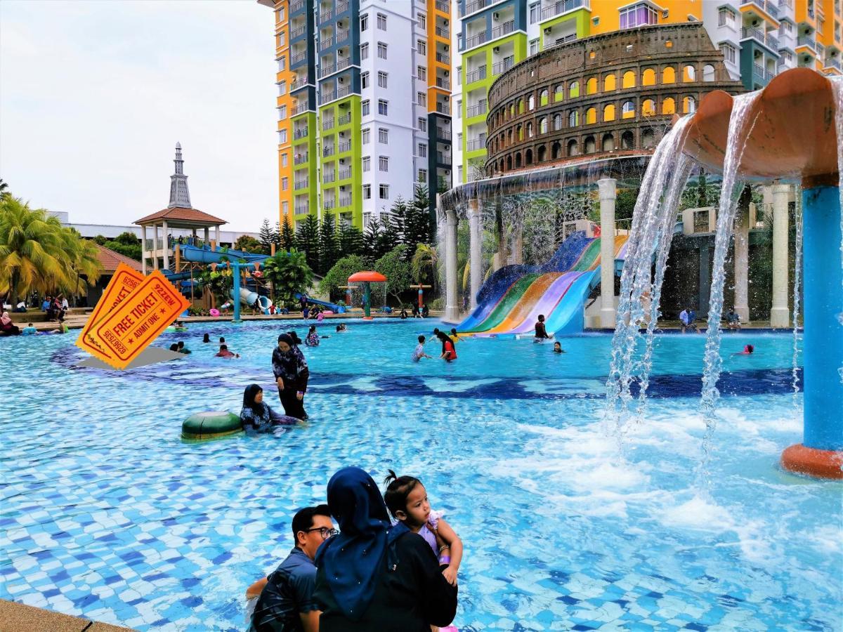B - Lagoon Water Themepark Suite Melaka Town Esterno foto