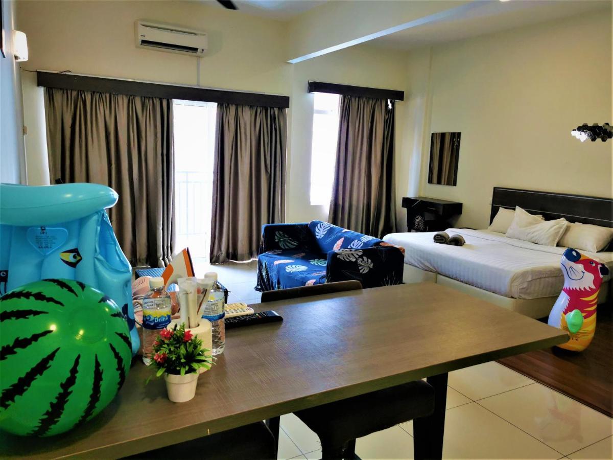 B - Lagoon Water Themepark Suite Melaka Town Esterno foto