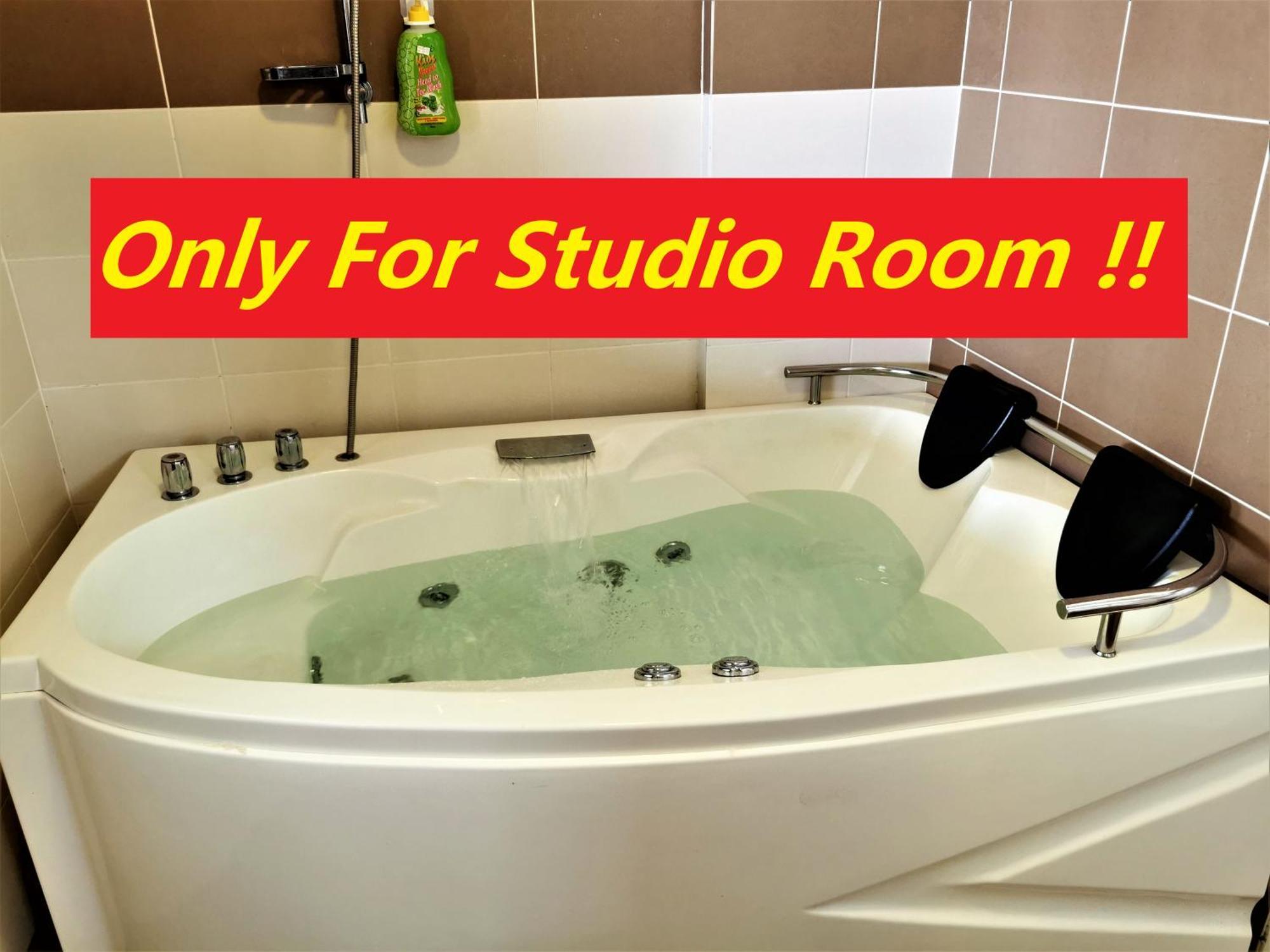 B - Lagoon Water Themepark Suite Melaka Town Esterno foto